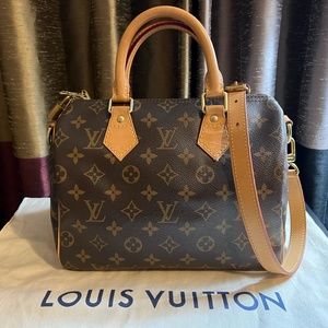 AUTHENTIC LOUIS VUITTON SPEEDY BANDOULIERE 25 (MONOGRAM)
